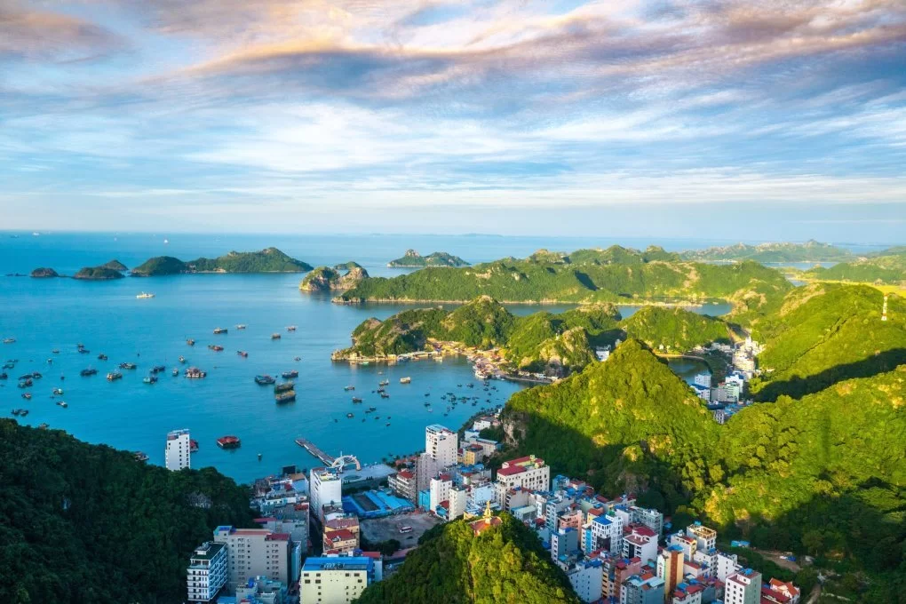 Ha Long Bay - Cat Ba archipelago is recognized as a World Natural Heritage Site