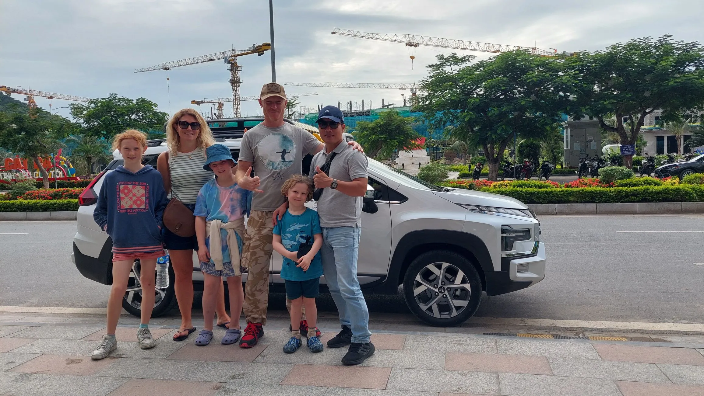 Taxi Cat Ba to Ha Long city