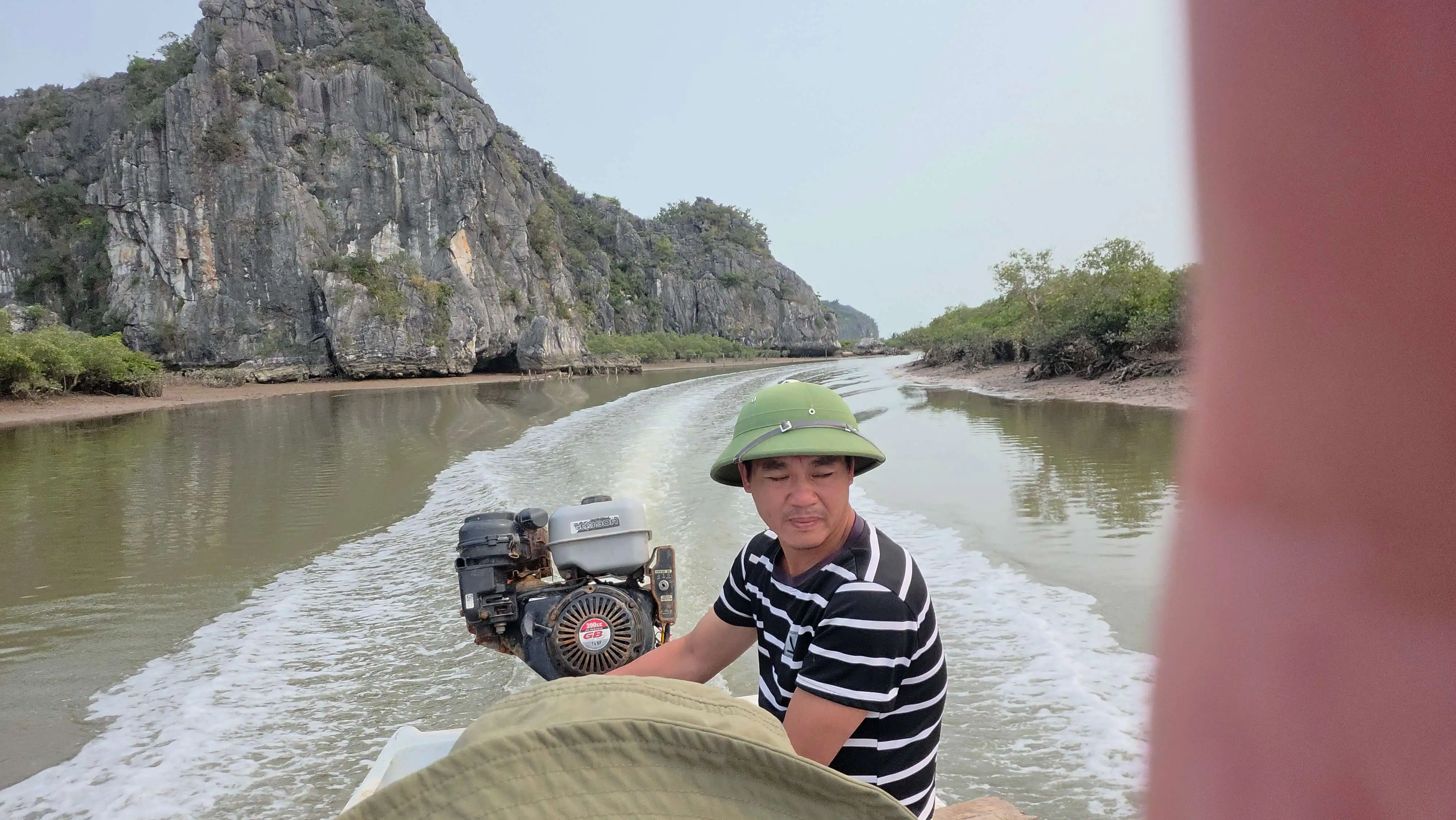 Explore the mysterious Thien Long Cave in Dragon's Land village