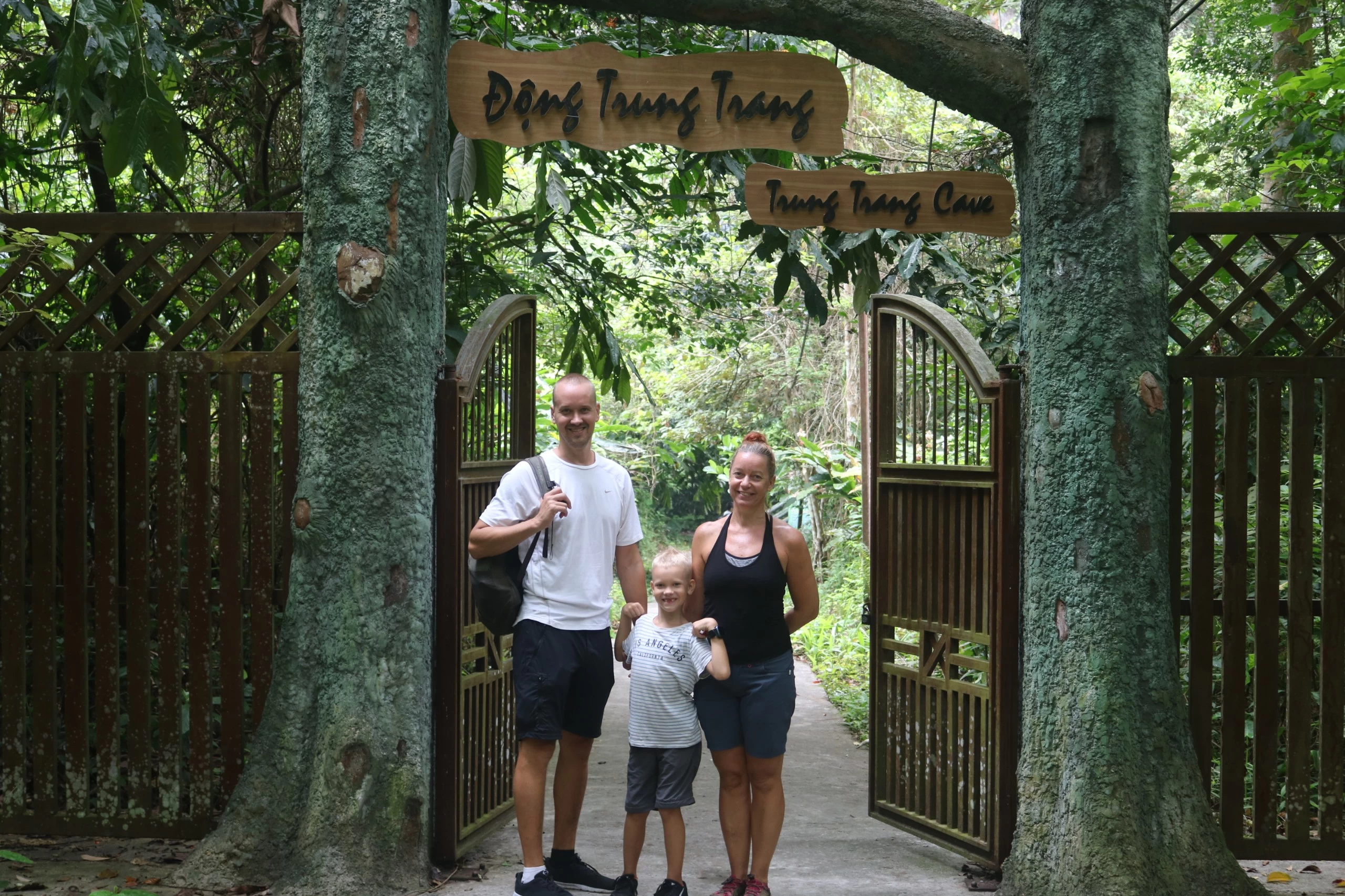 Tour Taxi visit Hospital Cave - Trung Trang Cave 